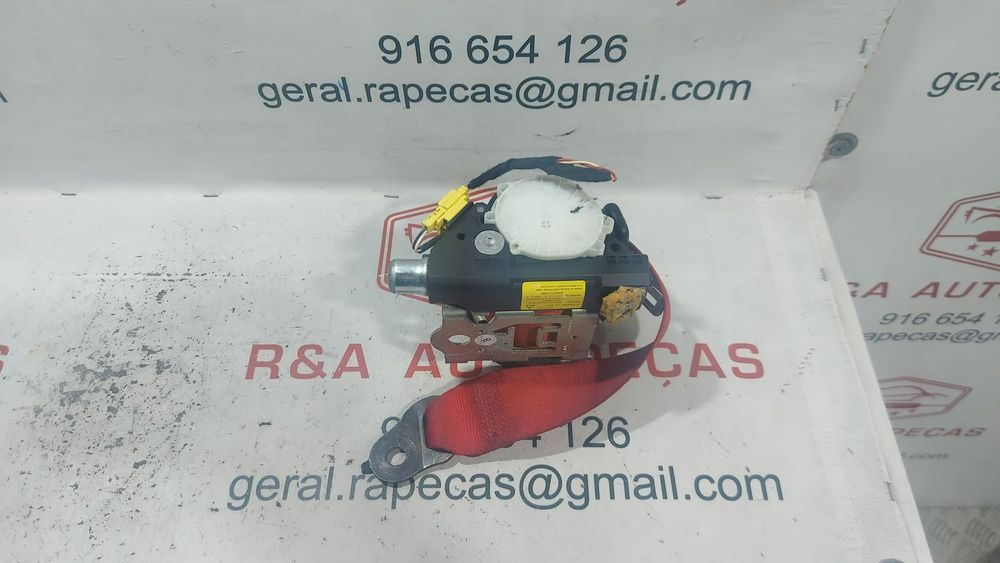 Cinto de Segurança Trás Esquerdo Mercedes Class C W204 33060586D