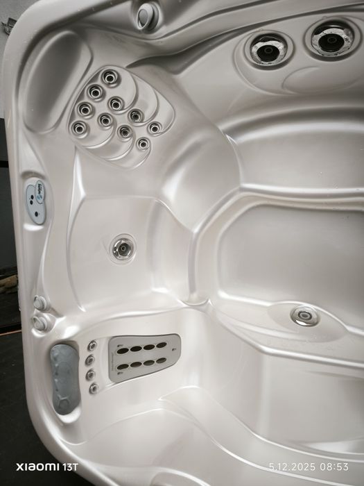 Jacuzzi ogrodowe HotSpring 5 osobowe