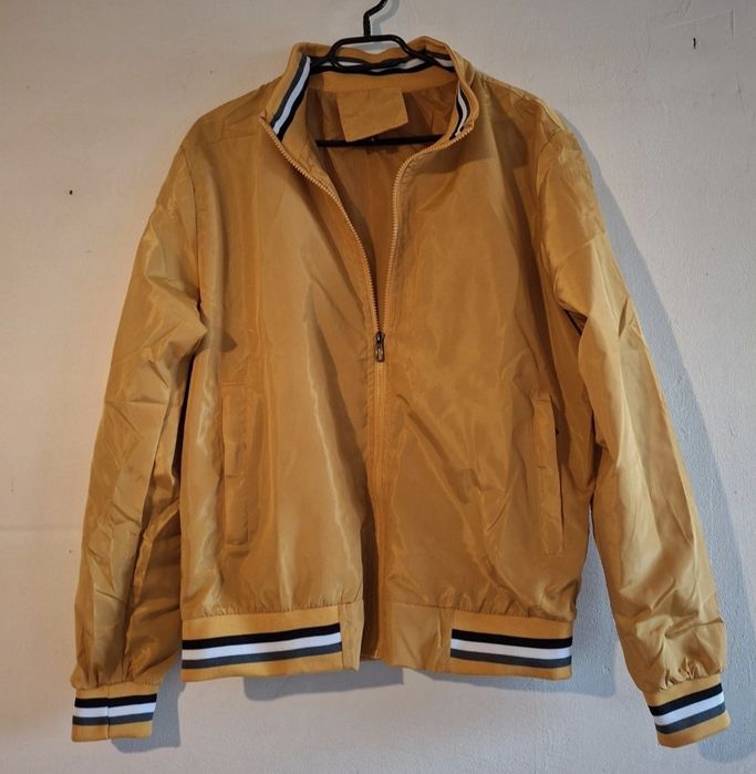 Nowa kurtka musztardowy bejsbolówka M