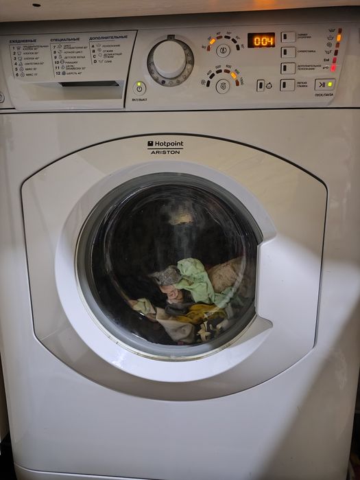 Машинка пральна Ariston на 5 кг, 1000 обертів. Працює справно.