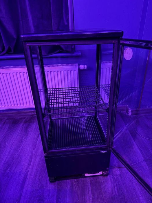 Sprzedam lodówkę ekspozycyjną / witrynową Bartscher