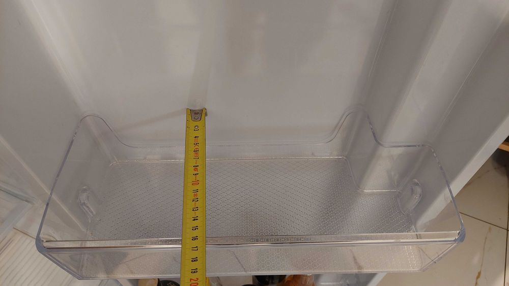 Półki i szuflady balkonik plyta agregat do lodówki Samsung RS66A8100S9