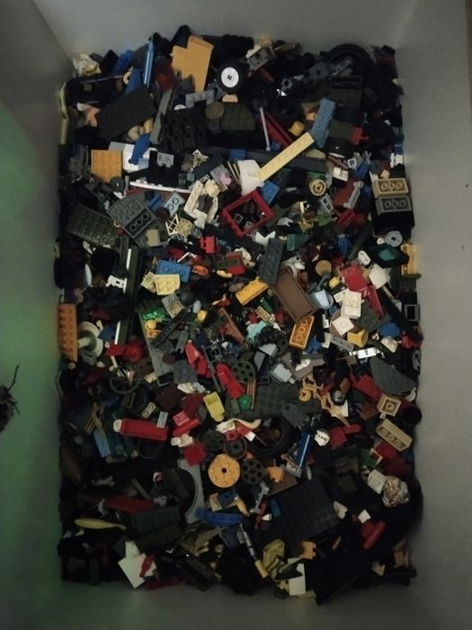 Продам +-4кг Лего за смешной ценой