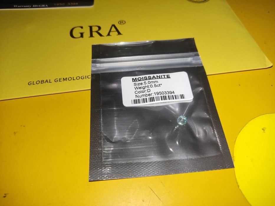 Діамант штучний Moissanit 0,5 карат 5мм D
