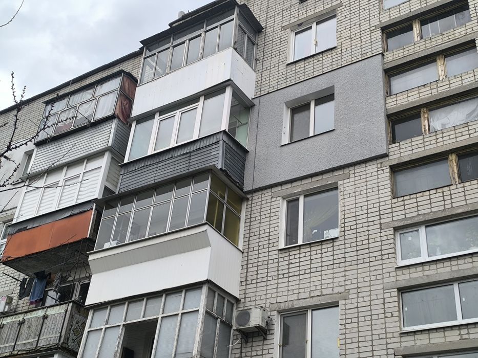 Продам трёхкомнатную на Обелиске 29900