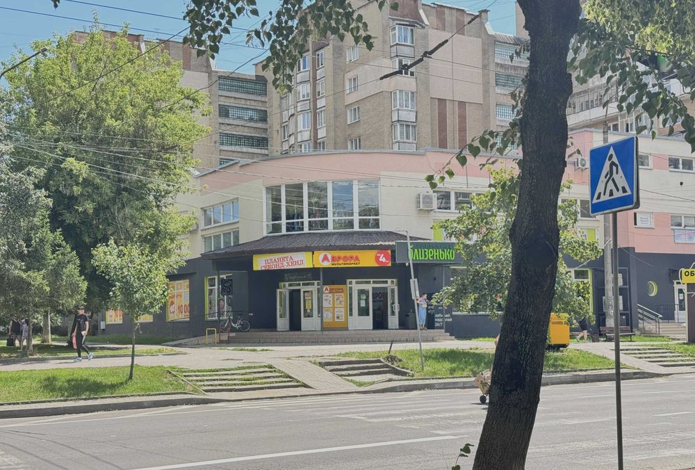 Оренда Комерц. Прим. Пасічна Тролейбусна (біля нової Поліклініки) А/О