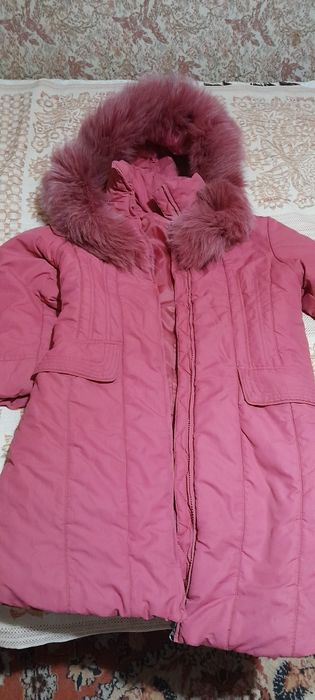 Продам пальто на девочку