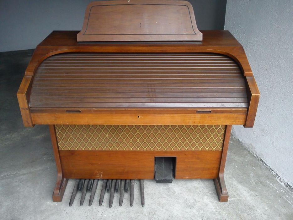 Organy Cosmovox Pilne