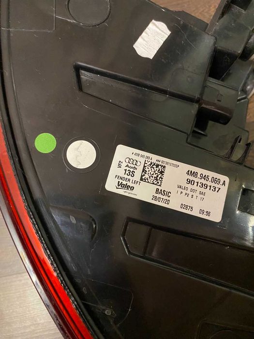 Задні фари (стопи) Audi Q8 2021 (USA) оригінал