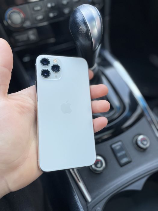 Iphone  11pro/64 gbWhite  nevelock