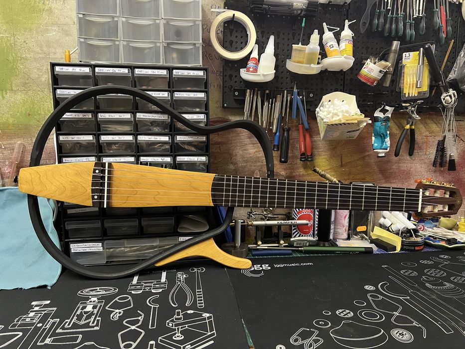 Yamaha SLG200N Silent Guitar Nylon