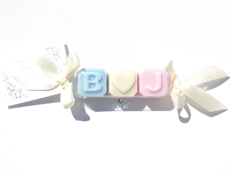 LEMBRANÇA DE CASAMENTO E BATIZADO: Minissabonetes + Embrulho + Cartão