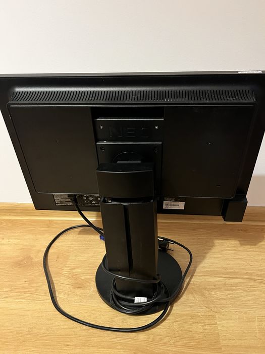 Monitor NEC Multisync EA223WM