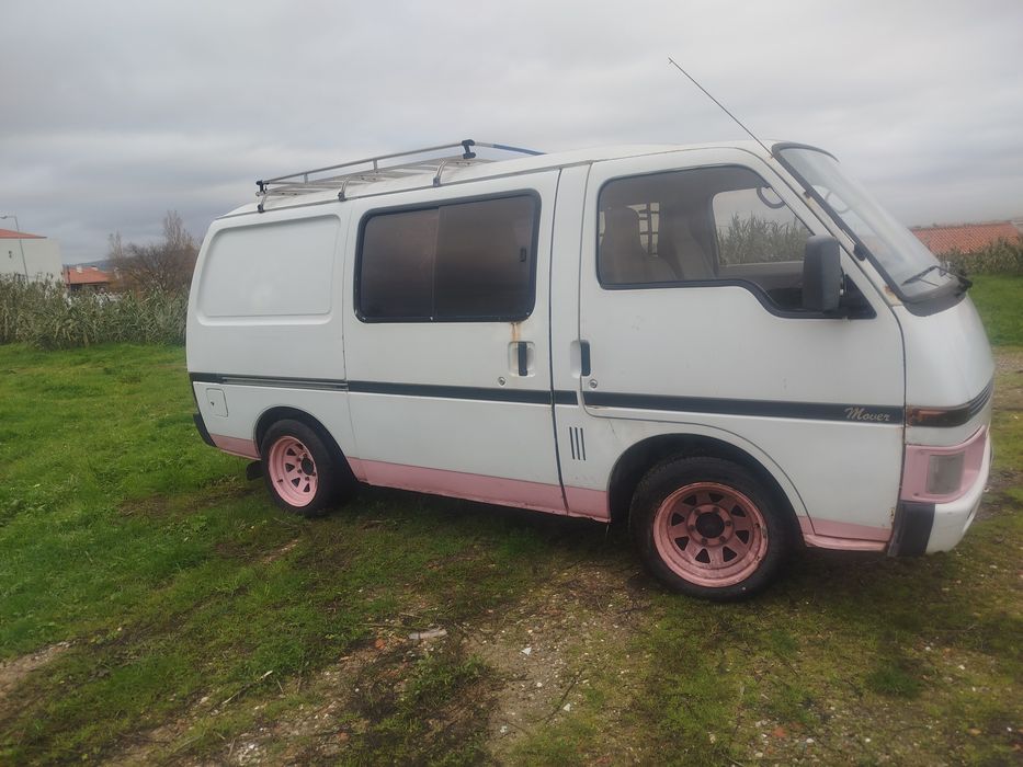 Isuzu midi a gasóleo