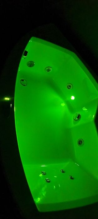 wanna z hydromasażem  diamante 150x150 poolspa system platinium