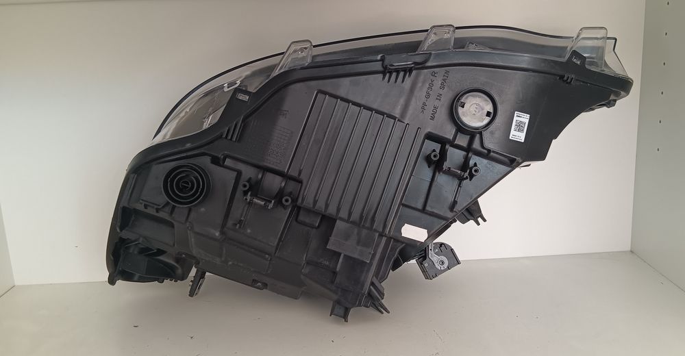 Farol BMW 4/M4/M3 LCI Full LED 2017-2020 direito