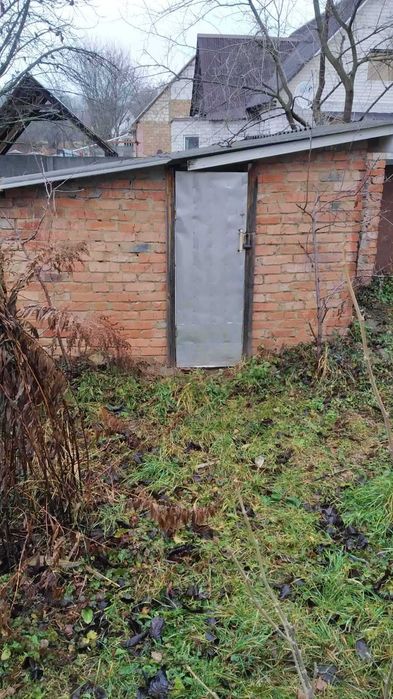 (3) Продам частину будинку в Яришівці 1736