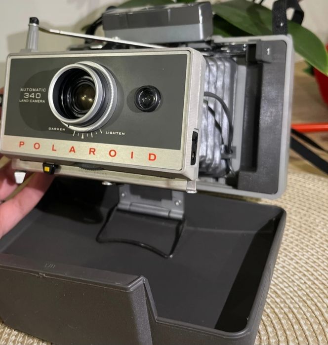 Máquina fotográfica antiga Polaroid 340