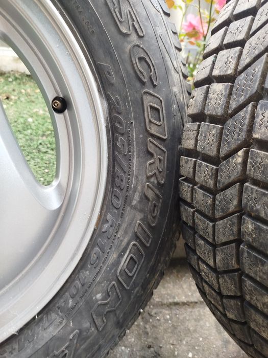 4 Jantes com pneus usados Discovery TD5 ou Range Rover P38 5X120