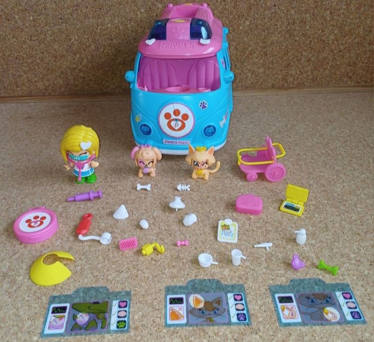 Pinypon. Caravana veterinário, 2 animais, uma boneca e muitos acessóri