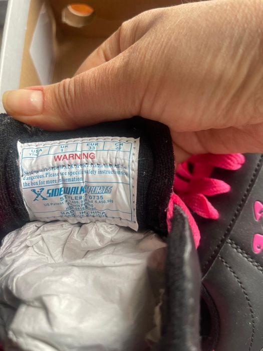 Heelys,  кроссовки  на  колёсиках