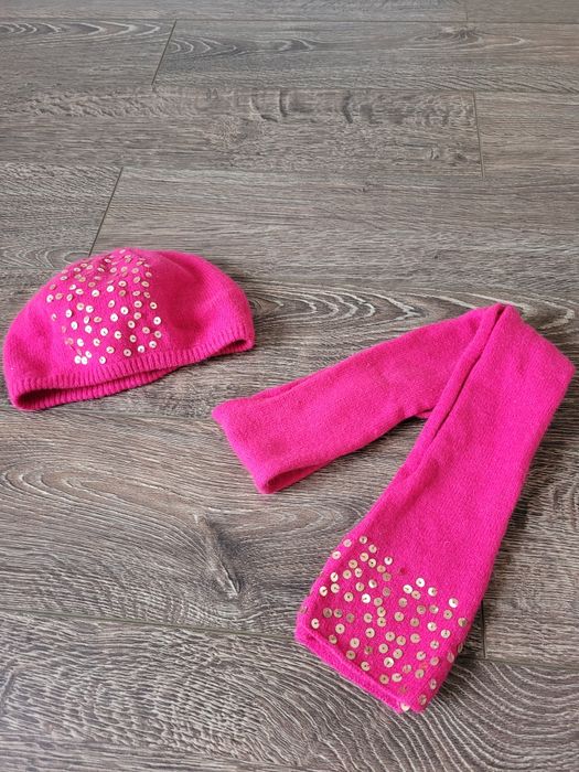 Шапка,беретик з шарфом.