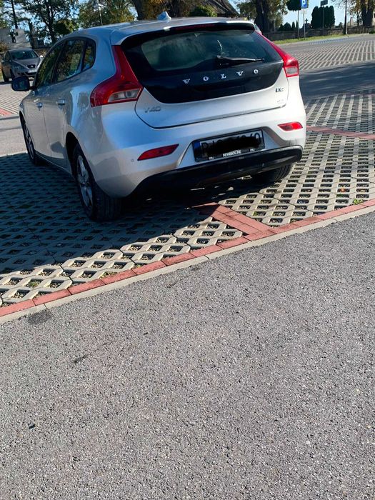Volvo v40 d2 ...