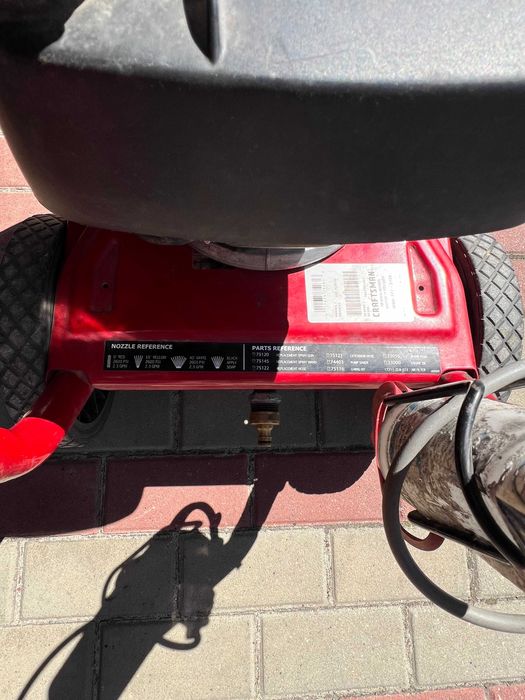 Sprzedam myjkę ciśnieniową napędzaną silnikiem spalinowym