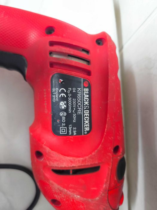 Berbequim Black Decker KR650CRE a precisar de reparação com mala