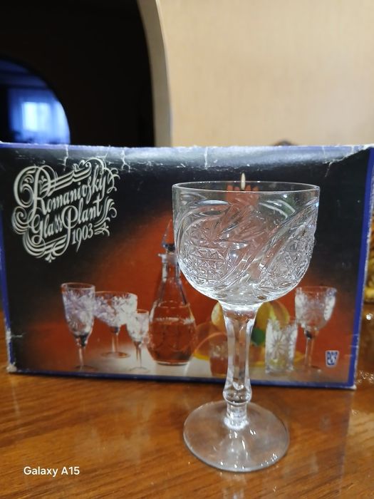 Вінтажні кришталеві келихи виробництва Романівського склозаводу .