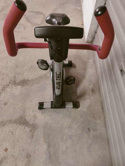 Bicicleta estática como nova