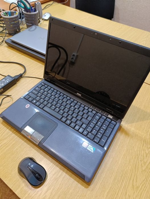 Ноутбук MSI CX600