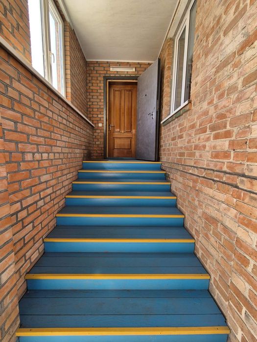 Продається будинок в Центральній частині міста.