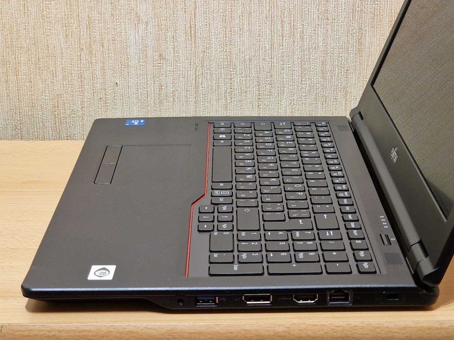 Сучасний ноутбук Fujitsu LifeBook E5511 Made in Japan Intel Core i5-1145G7 RAM 8Гб SSD 256Гб IPS Full HD Батарея 8 годин.