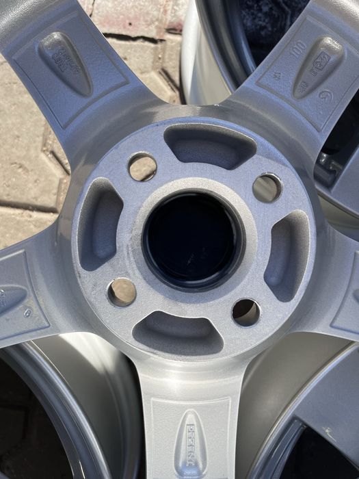 R16 4/100 et45 j6 dia60.1 Dezent made in Germany Renault Dacia Рено Да