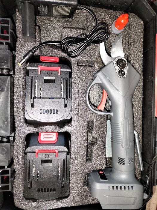 Акция! Секатор Аккумуляторный ,садовые ножницы CP21-25BC Forte