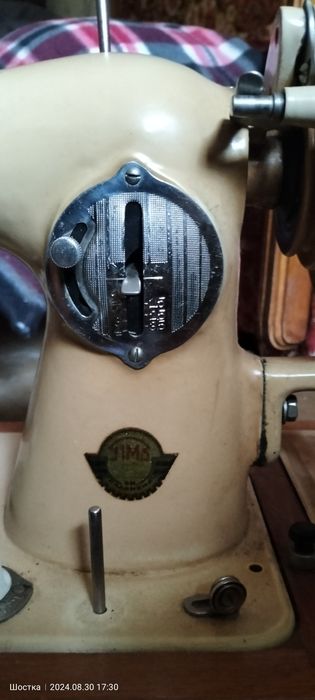 Продам швейную машинку ПМЗ 2М-1, в хорошем состоянии.