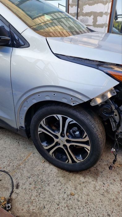 Задняя крышка багажника ляда Chevrolet Bolt EUV
