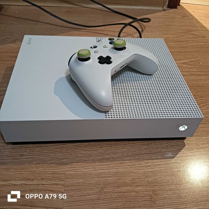 Sprzedam Xbox One S 1TB