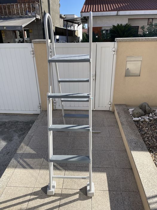Escada para picina