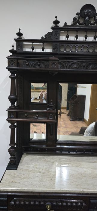 Lindíssimo móvel louceiro antigo.