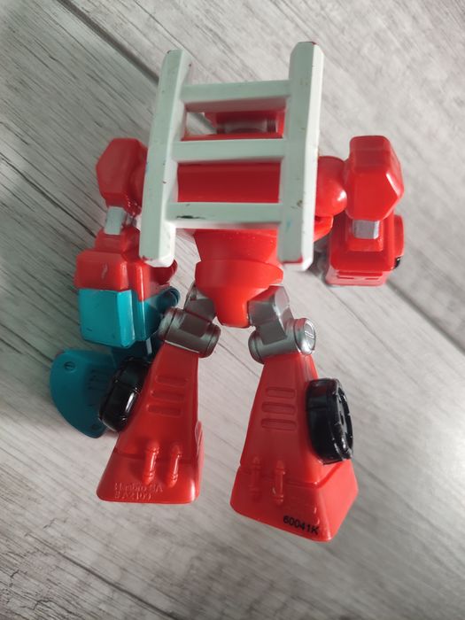 Figurka transformers , robot rescue