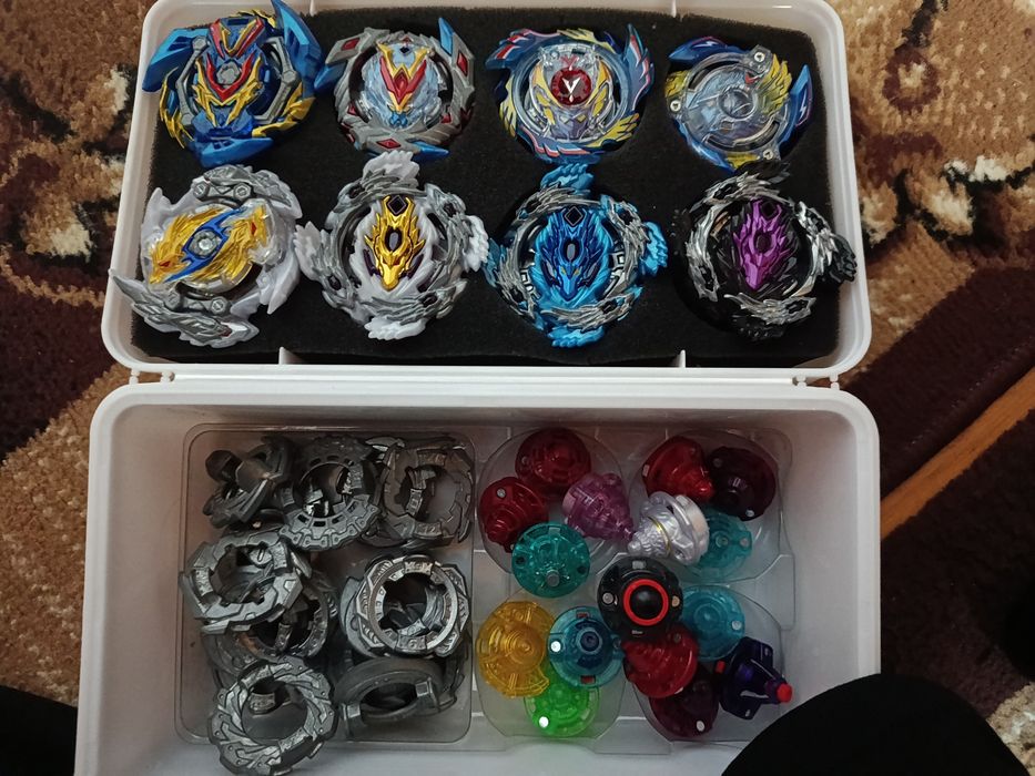 Оновлено!BeyBlade Takara Tomy