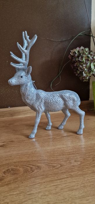 Duży srebrny brokatowy renifer 39 cm