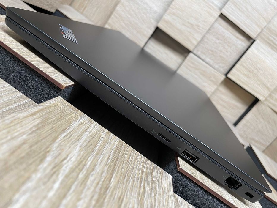 №5570 Ноутбук Lenovo ThinkPad E585 FHD IPS 15.6"/AMD Ryzen 5 2500U/RAM8Gb/SSD512Gb