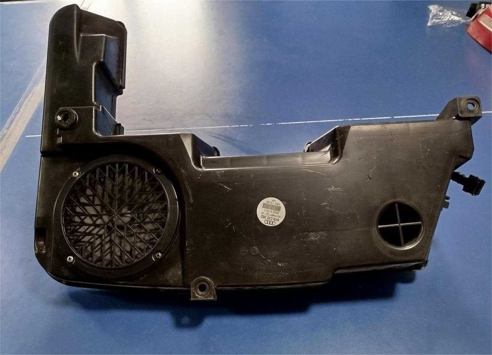 Subwoofer / Coluna de som Audi A4 B8