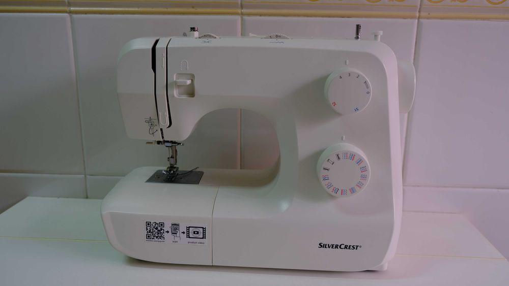 Máquina de Costura SilverCrest SNM 33 C1 Semi-Nova