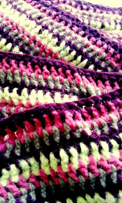 Szal szydełkowy- "Kanarek w bakłażanach" nowy