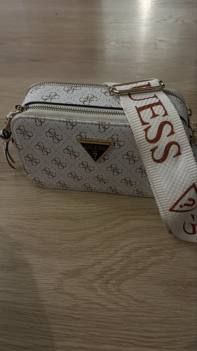 Сумка Guess з ланцюгом , жіноча