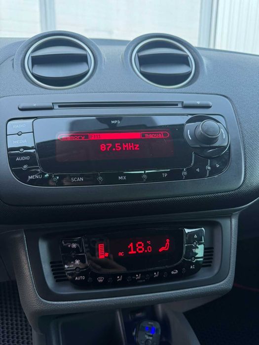 Продам автомобіль Seat Ibiza